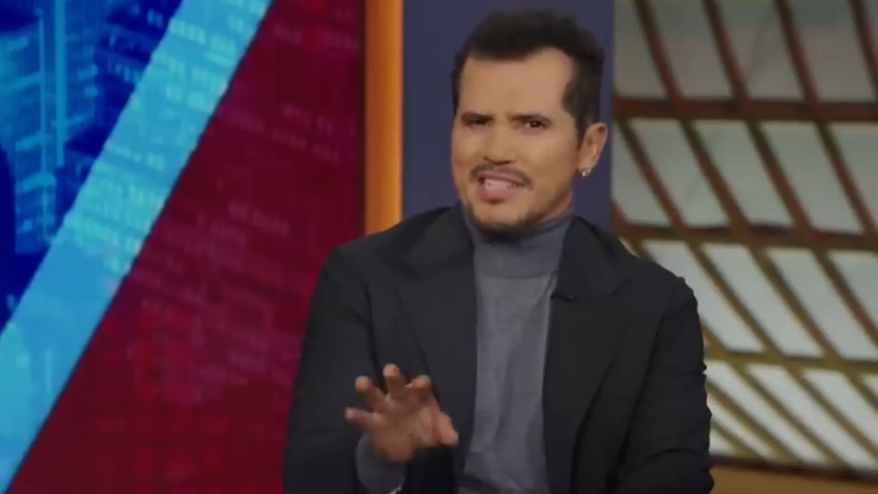 Multi-millionaire John Leguizamo mocks Latino Trump supporters, claims they no comprende how great the economy is